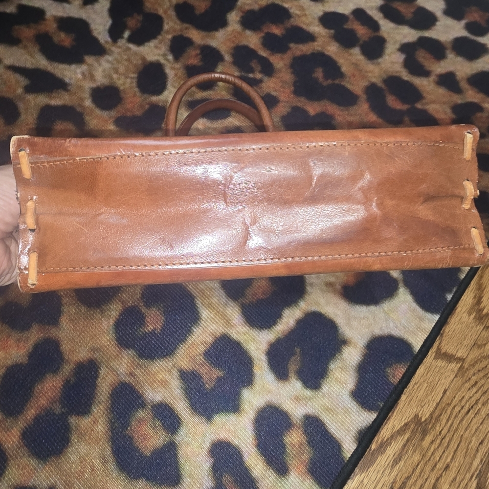 Leather Vintage ADORABLE handbag - Picture 3 of 6